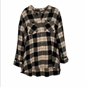 Express plaid white and black long sleeve